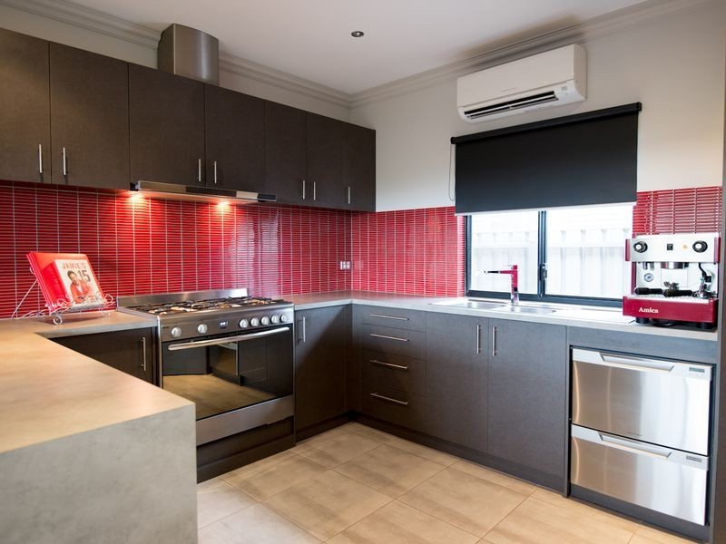 25 Curlew Street, Baynton WA 6714