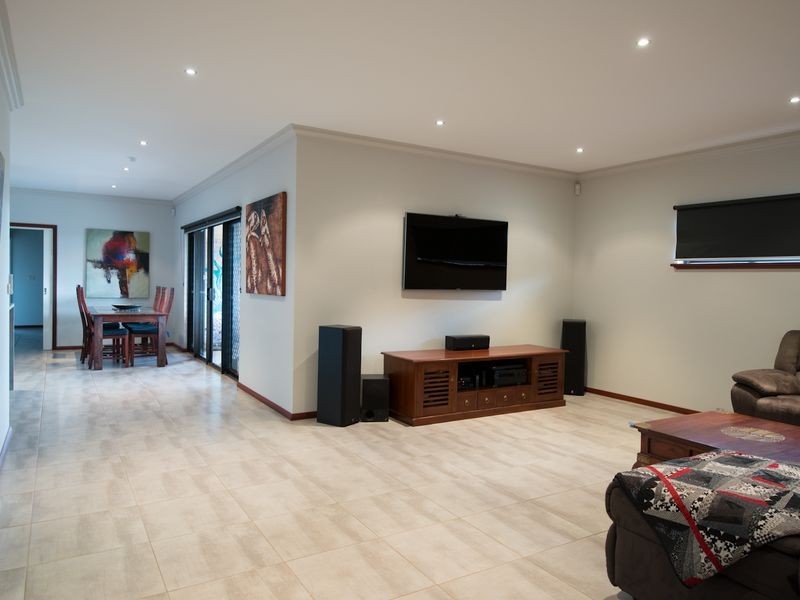 25 Curlew Street, Baynton WA 6714