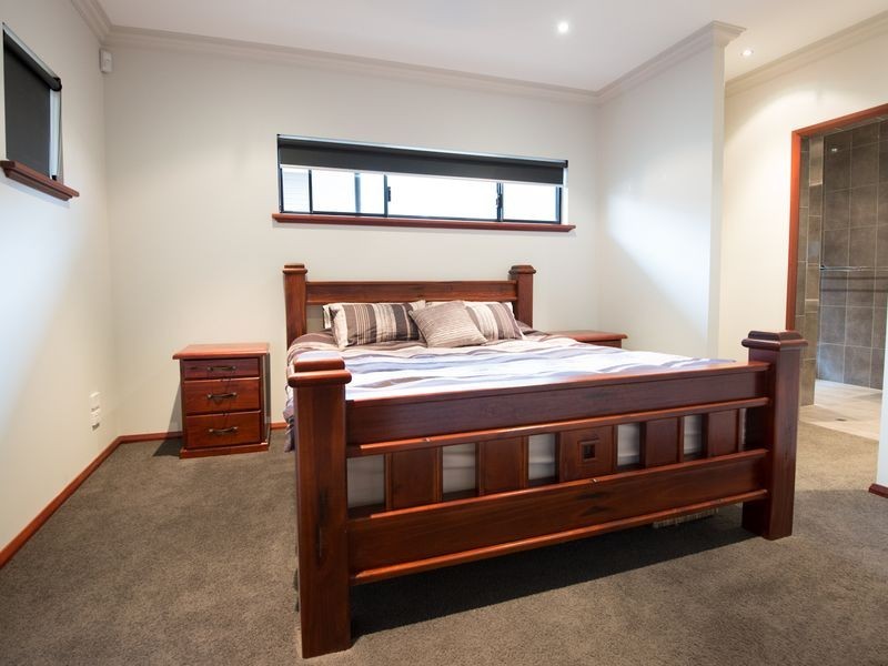 25 Curlew Street, Baynton WA 6714