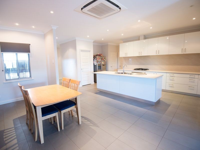 12 Curlew Street, Baynton WA 6714