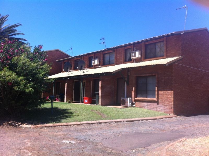 2/2 Sun Court, Millars Well WA 6714