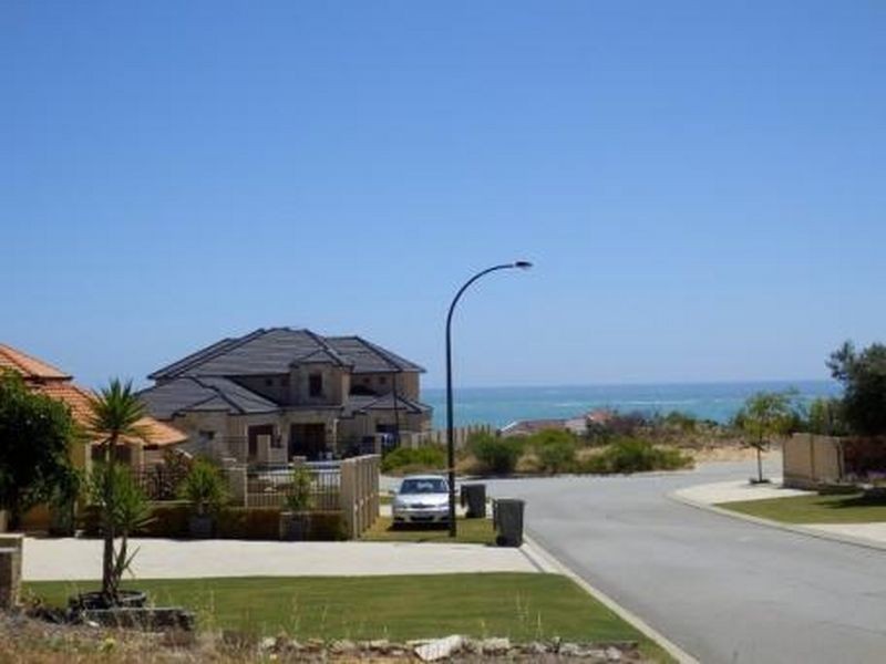 60 Lighthouse Parade, Mindarie WA 6030
