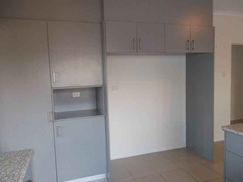 2 Ophthalmia Cres, Newman WA 6753