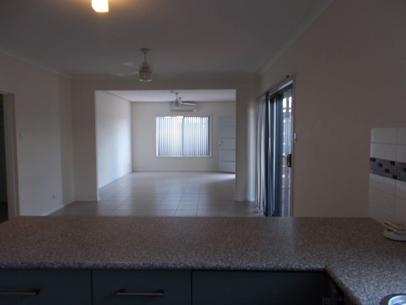 2 Ophthalmia Cres, Newman WA 6753