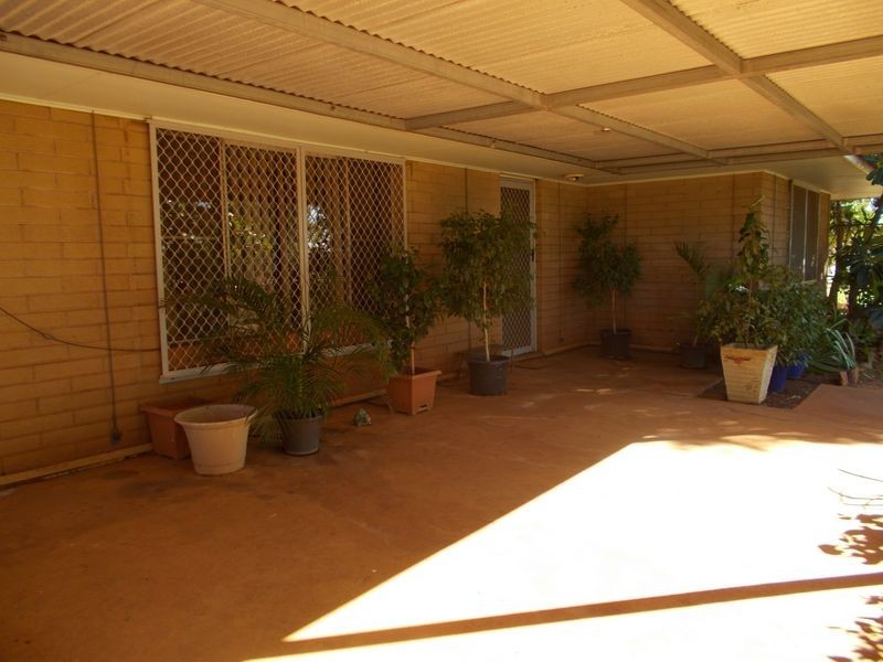 18 Meda Crescent, Dampier WA 6713