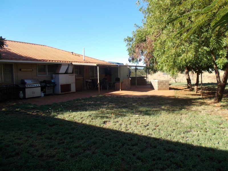 18 Meda Crescent, Dampier WA 6713