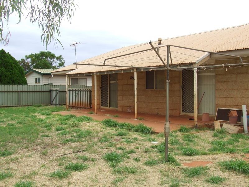 12 Knox Wy, Newman WA 6753