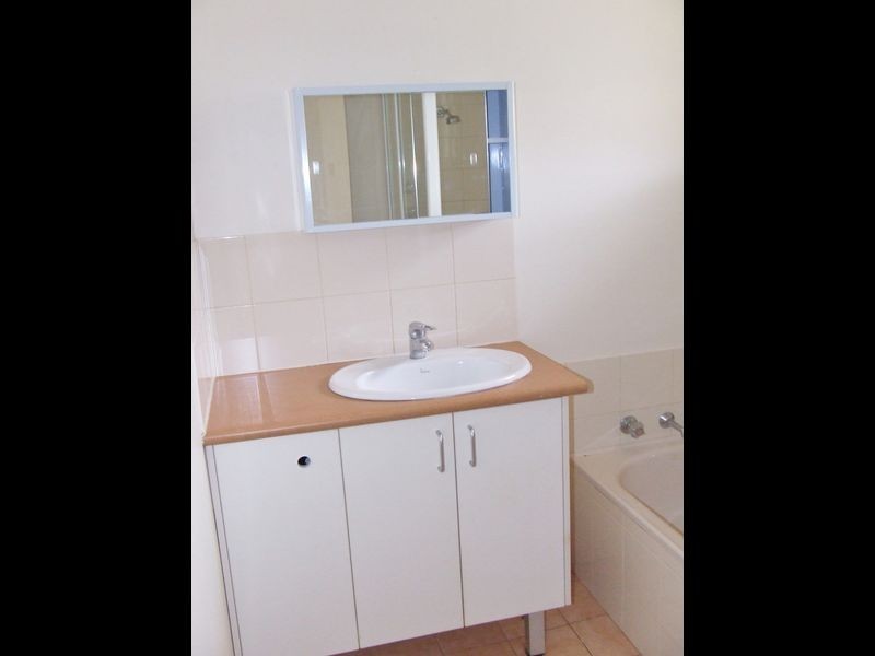 12 Knox Wy, Newman WA 6753