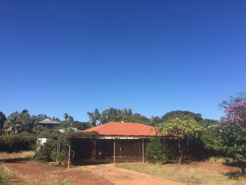 10 Ashburton  Cresent, Dampier WA 6713