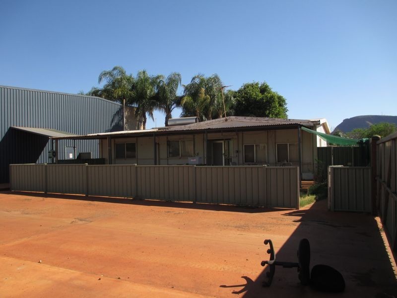 35 Boonderoo Road, Tom Price WA 6751