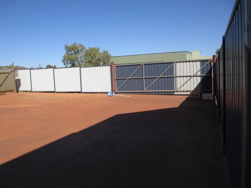 35 Boonderoo Road, Tom Price WA 6751