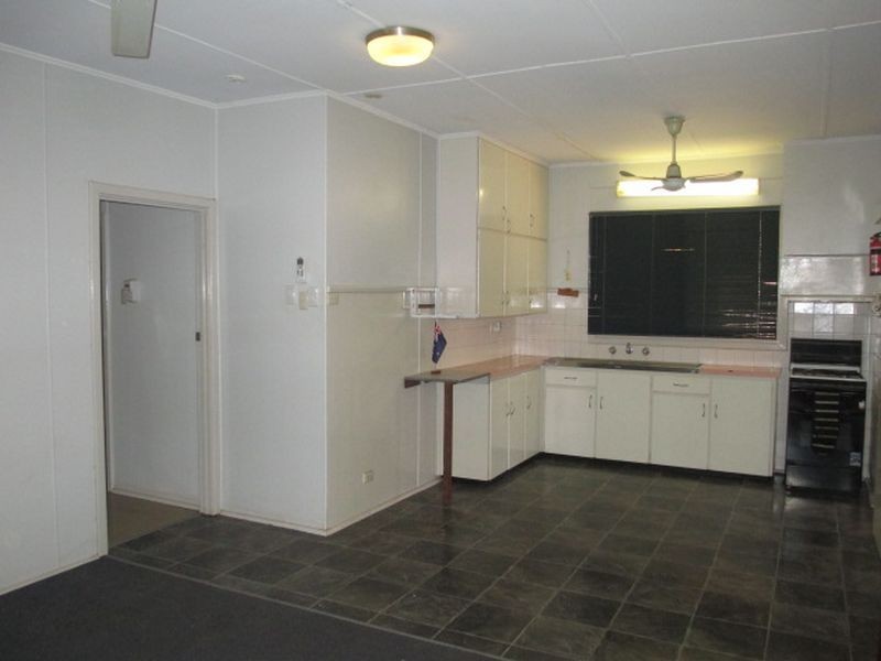 10 Smith Street, South Hedland WA 6722