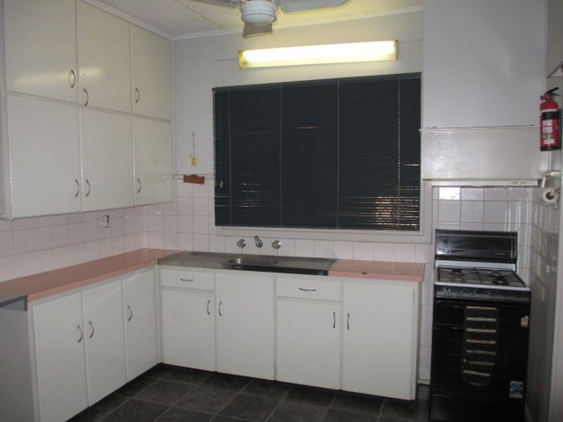 10 Smith Street, South Hedland WA 6722