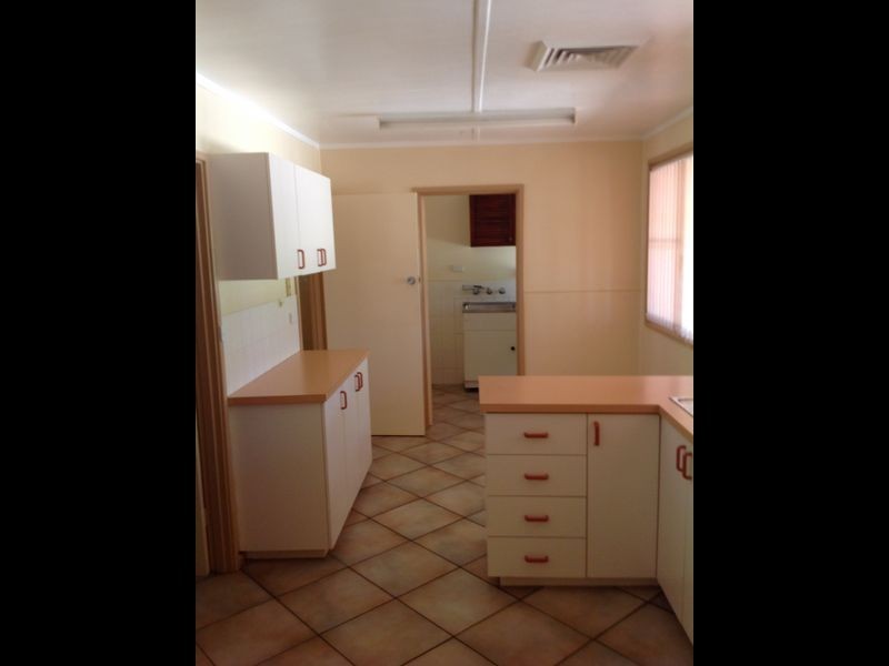 8 Minilya Crescent, Dampier WA 6713