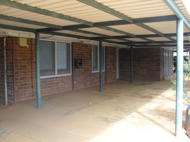 5 Patterson Crescent, Dampier WA 6713