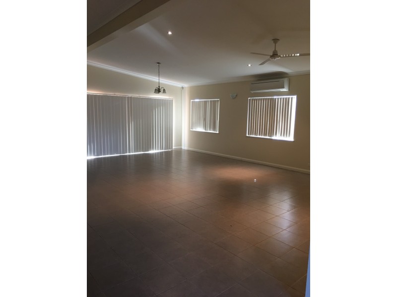 4 Brolga Meander, Nickol WA 6714