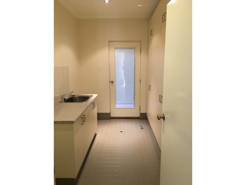 4 Brolga Meander, Nickol WA 6714