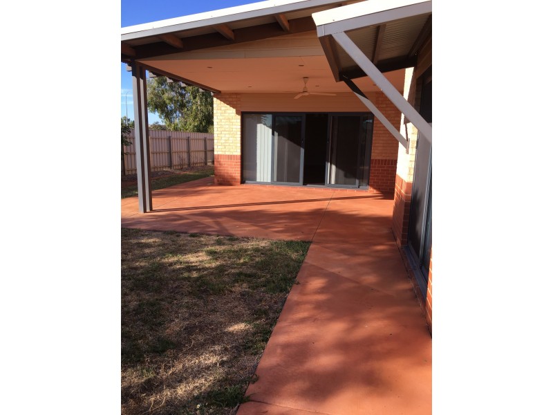 4 Brolga Meander, Nickol WA 6714