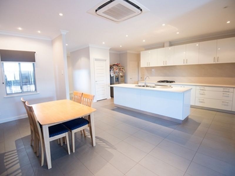 12 Curlew Street, Baynton WA 6714