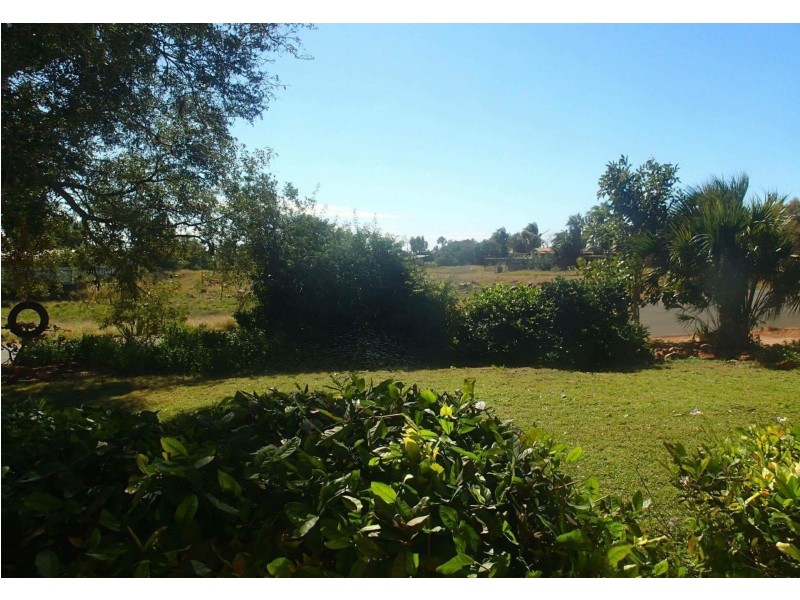 24 Fremantle Crescent, Dampier WA 6713