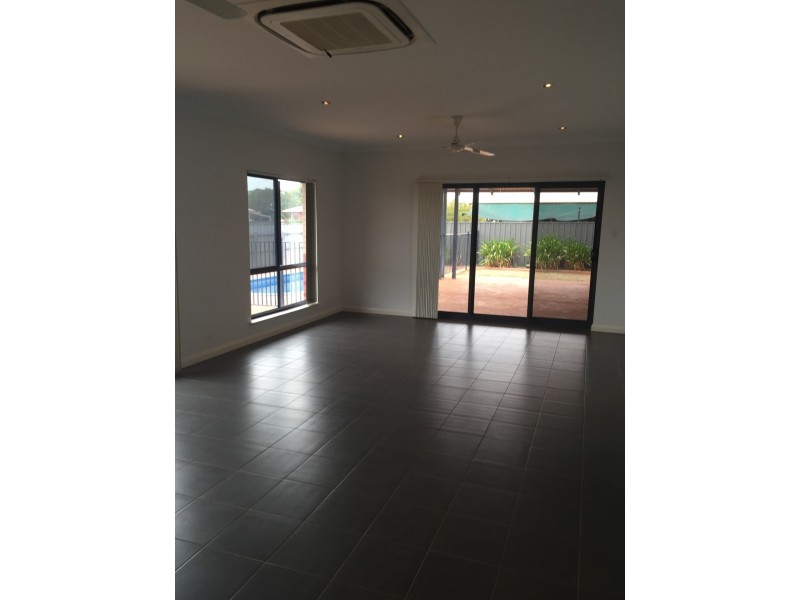 74 Brolga Meander, Nickol WA 6714