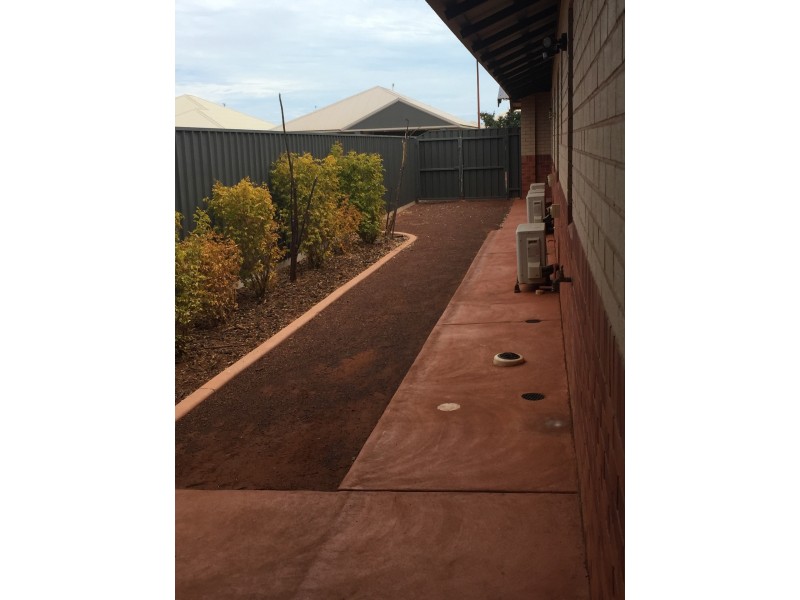 74 Brolga Meander, Nickol WA 6714