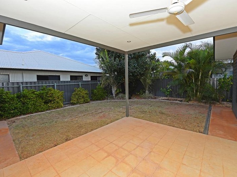 16 Curlew Street, Baynton WA 6714