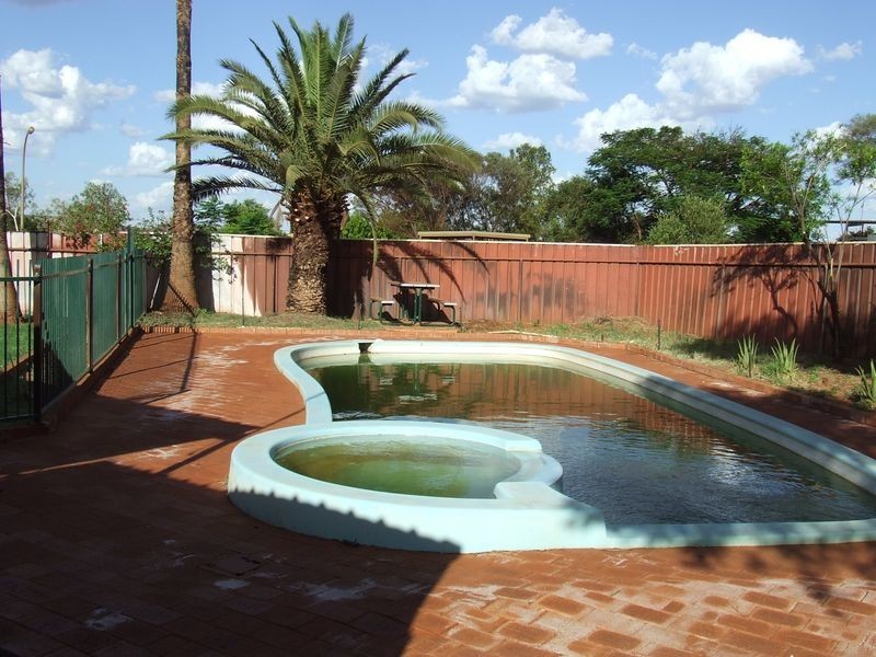 18 Kurrajong Crescent, Newman WA 6753