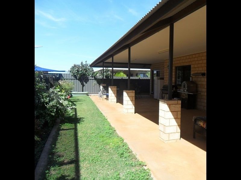 13 Perentie Road, Baynton WA 6714