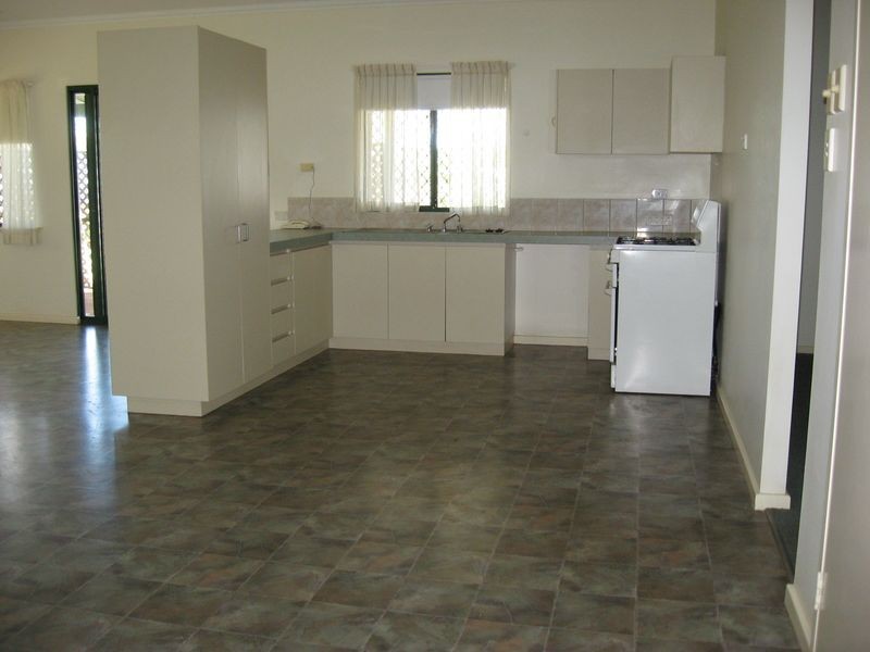 8 Britt Place, Baynton WA 6714