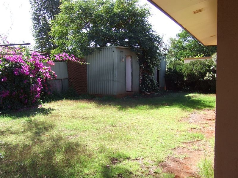 5 Yanboomah Close, Newman WA 6753