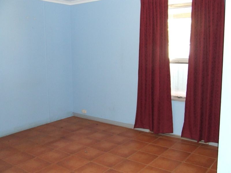 19 Yanboomah Close, Newman WA 6753