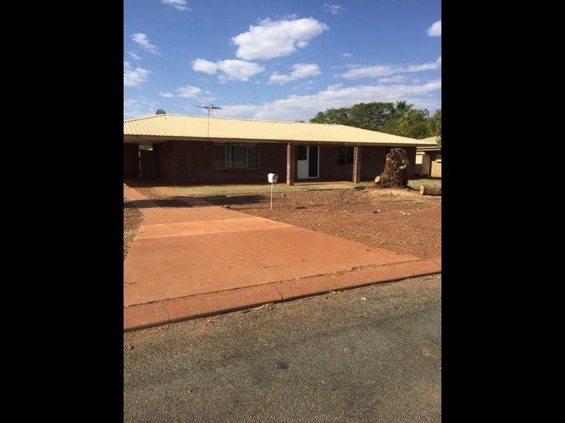 65F Kanberra Drive, Tom Price WA 6751