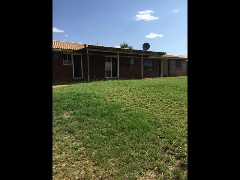 65F Kanberra Drive, Tom Price WA 6751