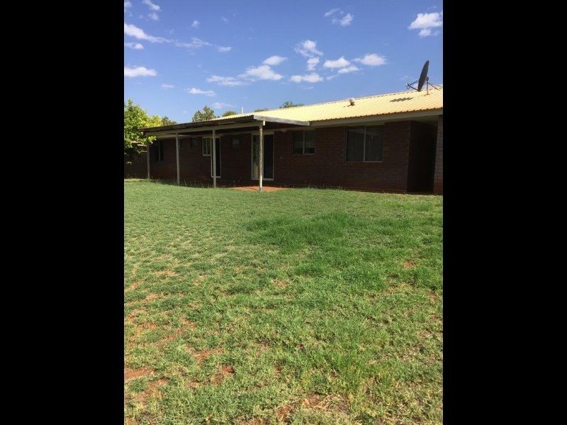 65F Kanberra Drive, Tom Price WA 6751