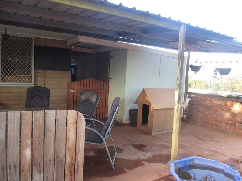 18 Meda Crescent, Dampier WA 6713