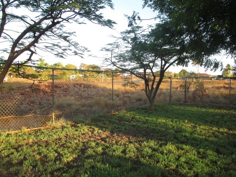 18 Meda Crescent, Dampier WA 6713