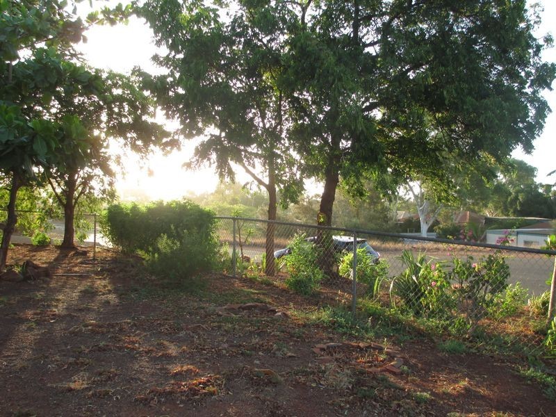 18 Meda Crescent, Dampier WA 6713