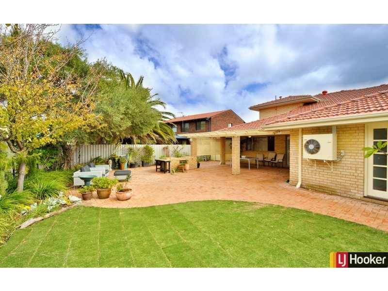 5 Seawind Drive, Silver Sands WA 6210