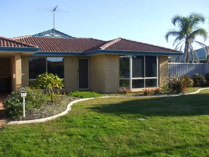 17 Lilac Green, Halls Head WA 6210