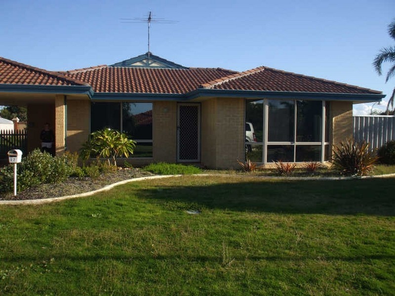 17 Lilac Green, Halls Head WA 6210