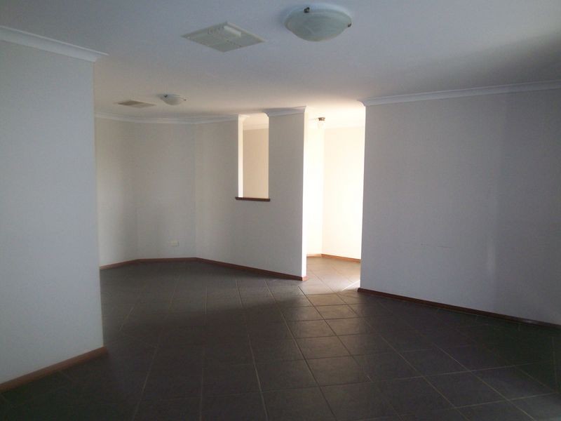 5 Darter Place, Halls Head WA 6210