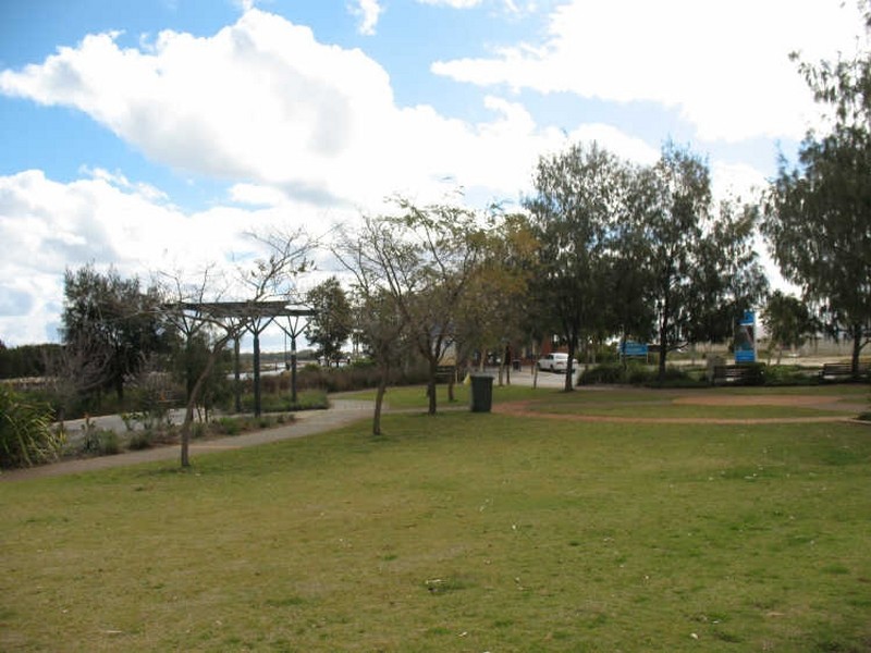 37 Darwin Terrace, Dudley Park WA 6210