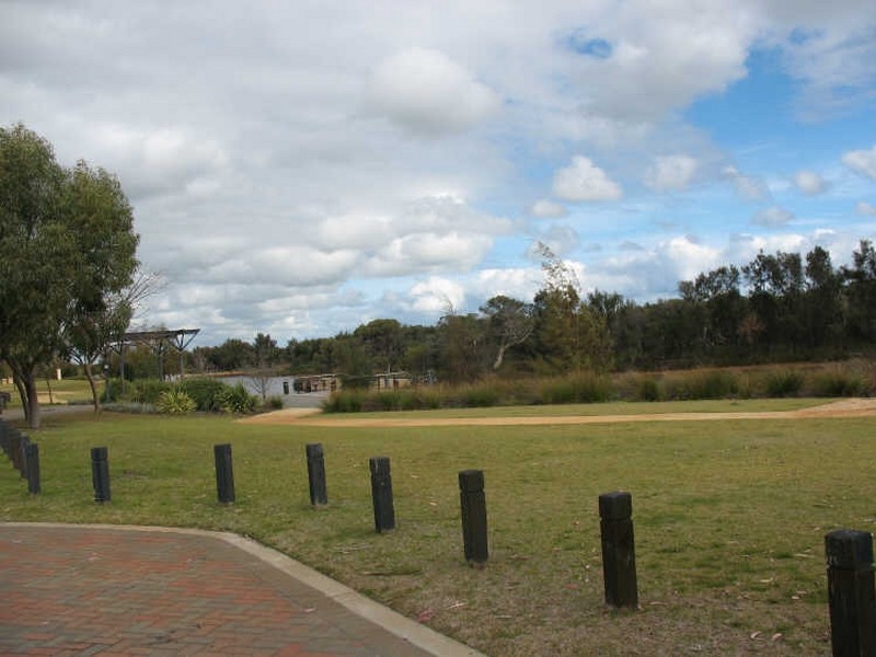 37 Darwin Terrace, Dudley Park WA 6210
