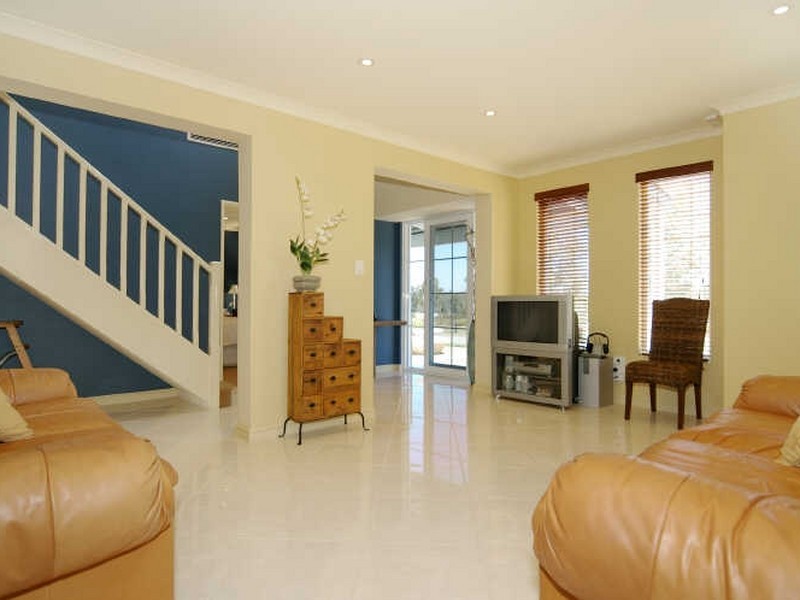 37 Darwin Terrace, Dudley Park WA 6210