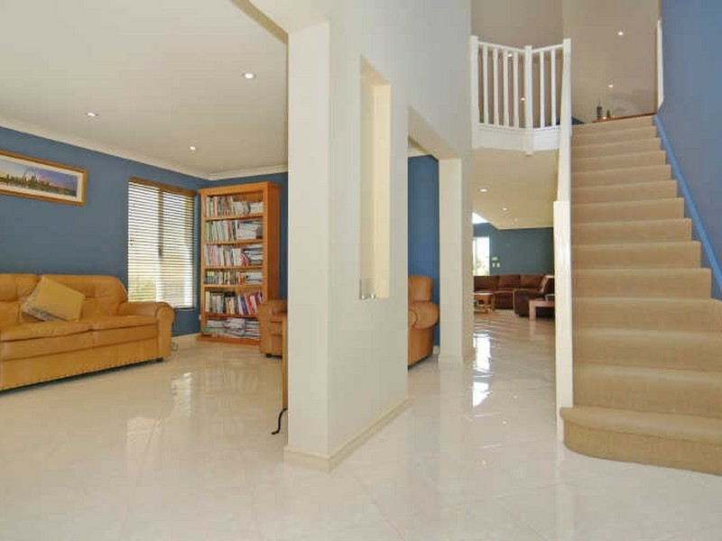 37 Darwin Terrace, Dudley Park WA 6210