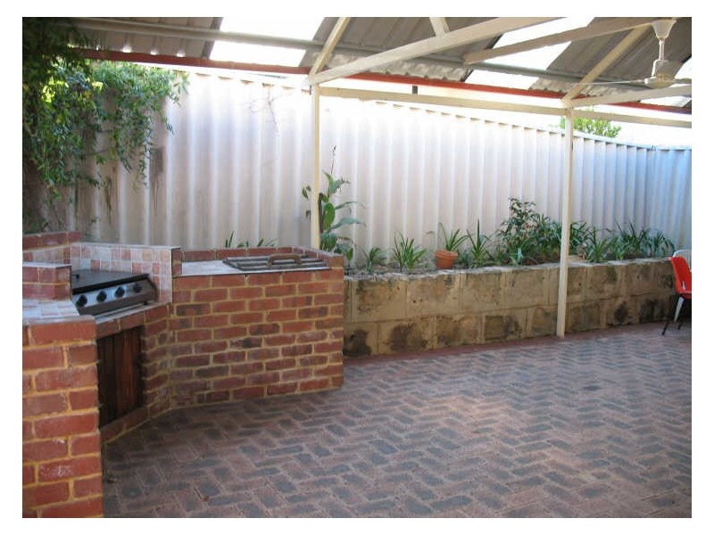 54 Casuarina Drive, Halls Head WA 6210