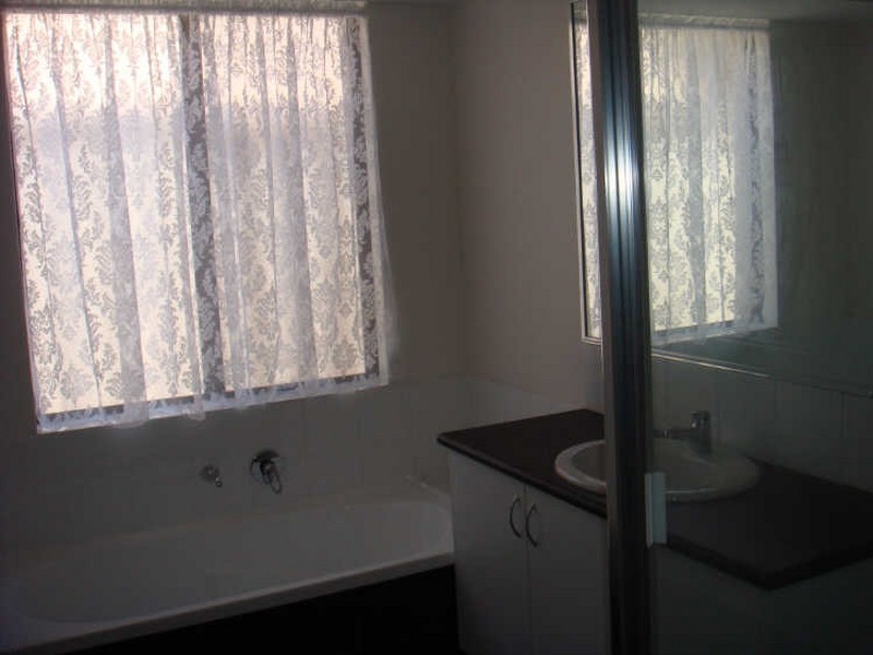 5B Valentino Close, Greenfields WA 6210