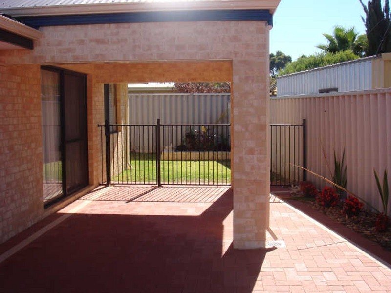 5B Valentino Close, Greenfields WA 6210