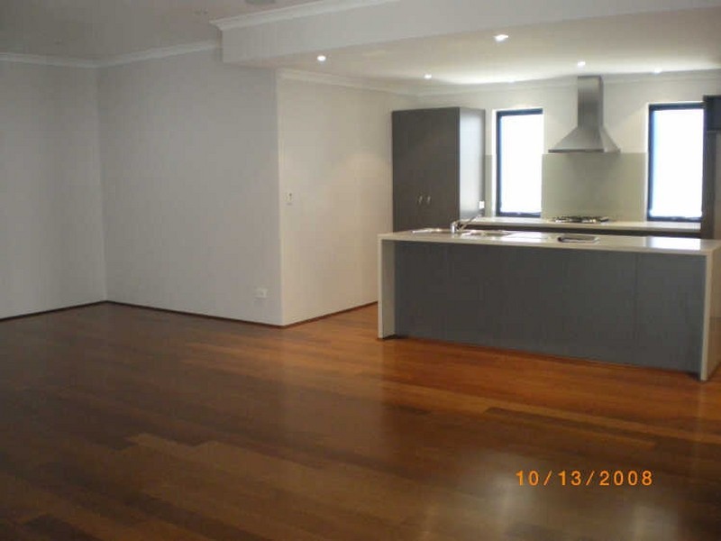 25 Jester Parkway, Meadow Springs WA 6210